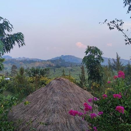 Lake Lyantonde eco campsite original Fort Portal Buitenkant foto