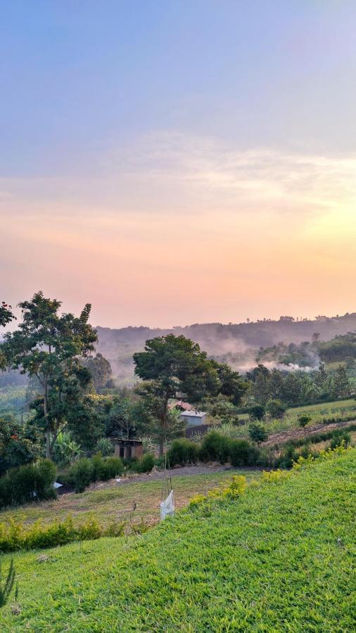 Lake Lyantonde eco campsite original Fort Portal Buitenkant foto