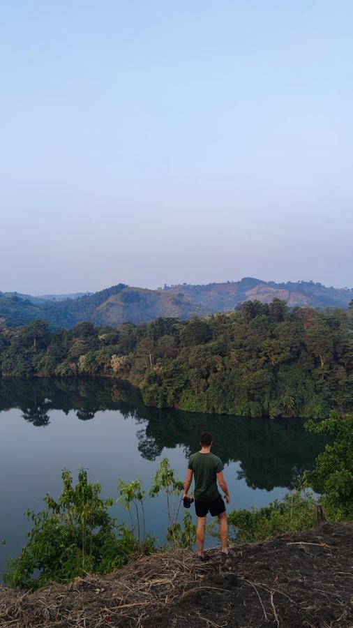 Lake Lyantonde eco campsite original Fort Portal Buitenkant foto