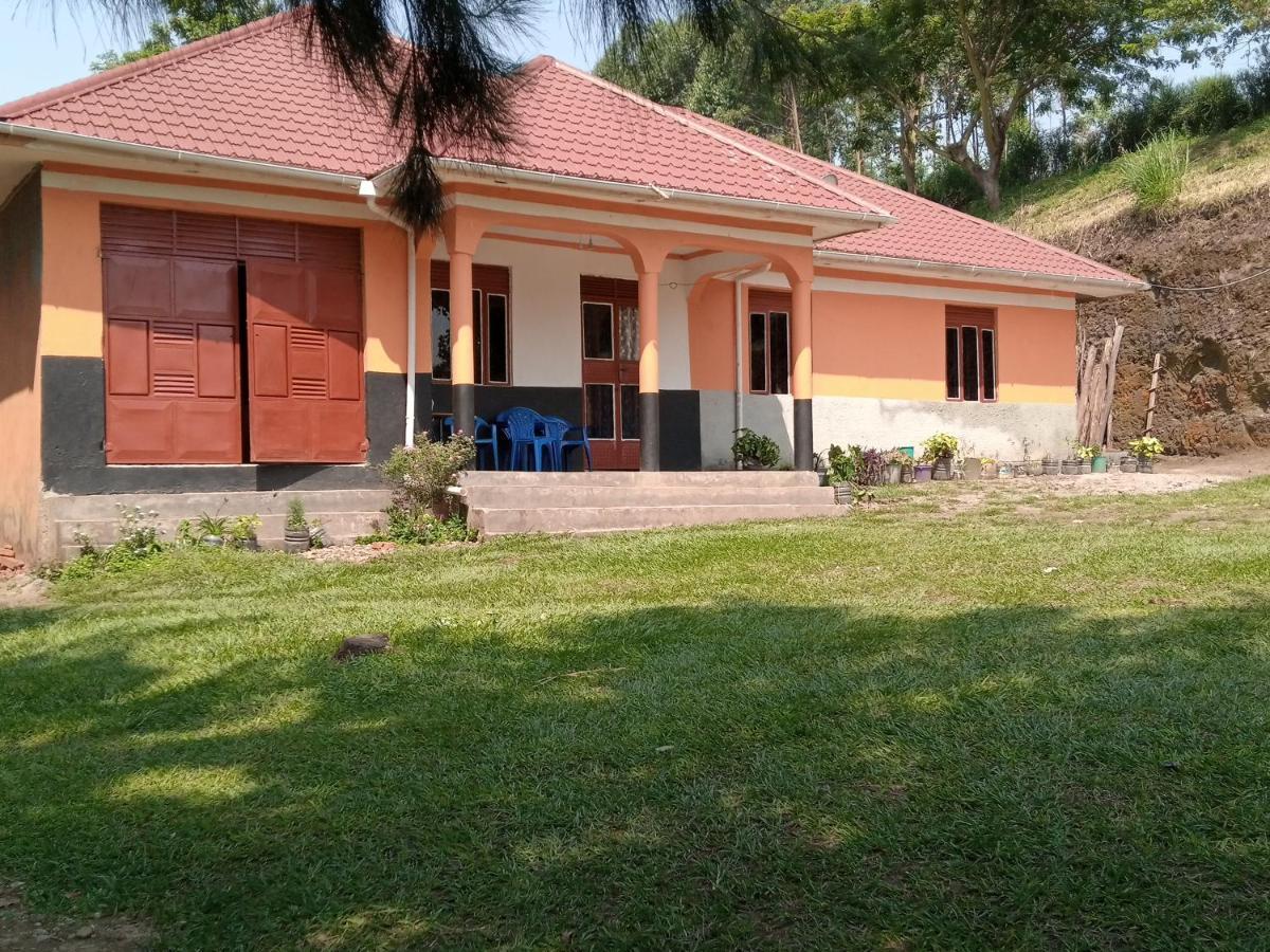 Lake Lyantonde eco campsite original Fort Portal Buitenkant foto