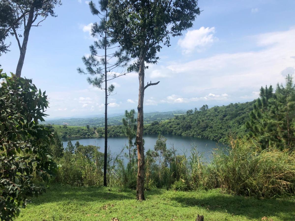 Lake Lyantonde eco campsite original Fort Portal Buitenkant foto